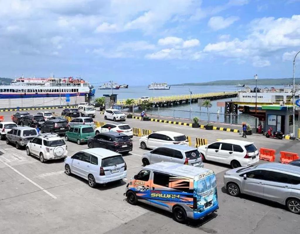 Kemenhub Tambah Tiga Kapal untuk Urai Antrean Ketapang–Gilimanuk
